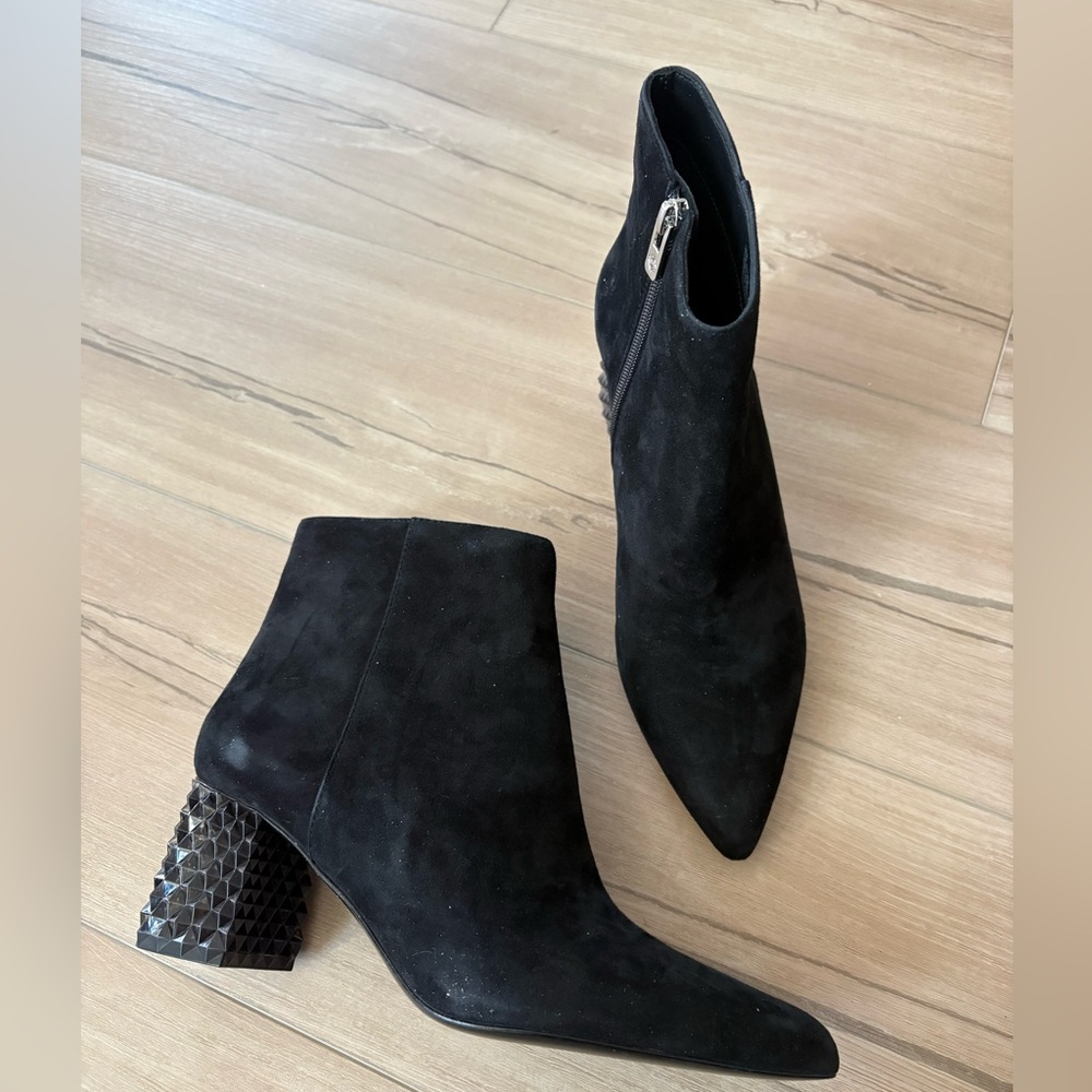 Antonio Melani Black Suede boots with cool heel 8m